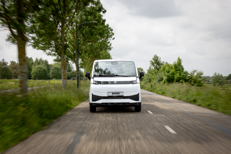 20260521_1252_BehermanMotors_V7ELaunch_©FITCHD_0857 Met bakker kenteken.png